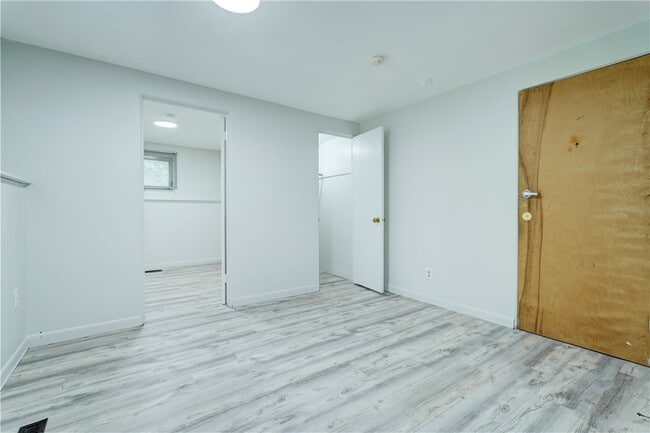Building Photo - 2233 Clifford Ave