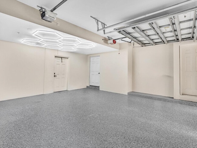 Building Photo - 2329 Vintage Dr