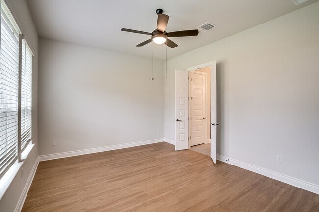 Building Photo - 4817 Seadrift Dr