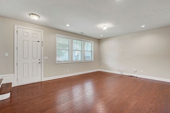 Building Photo - AVAILABLE JULY 1-BUNGALOW STYLE HOME IN MORRISVILLE