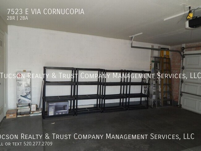 Building Photo - 7523 Vía Cornucopia