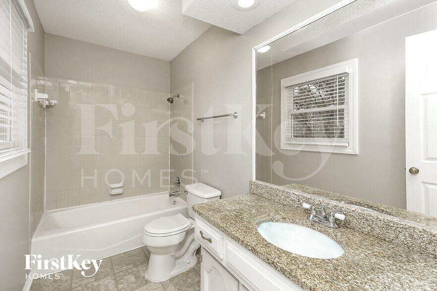 Building Photo - 1919 NW 62nd Terrace