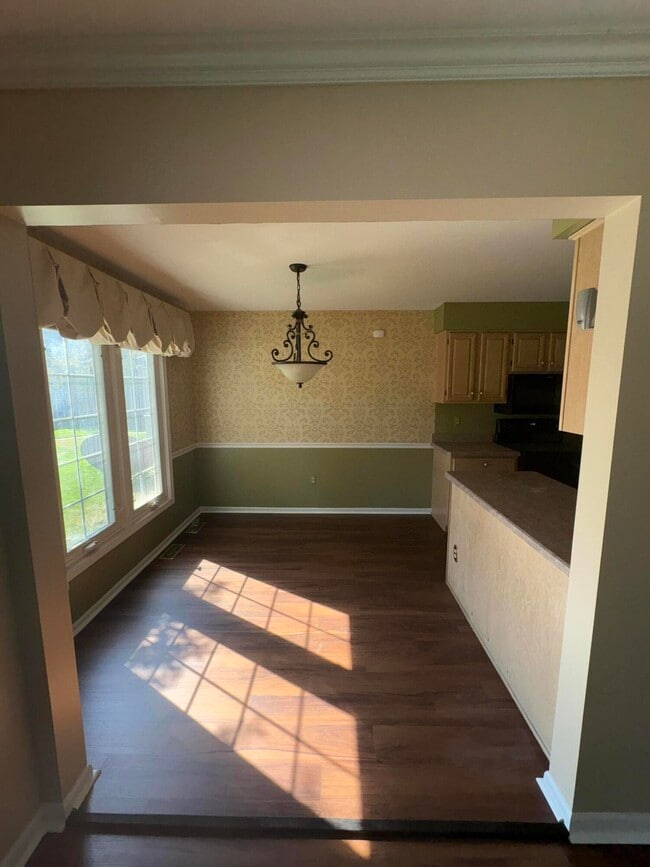 Building Photo - 37403 Stonegate Cir