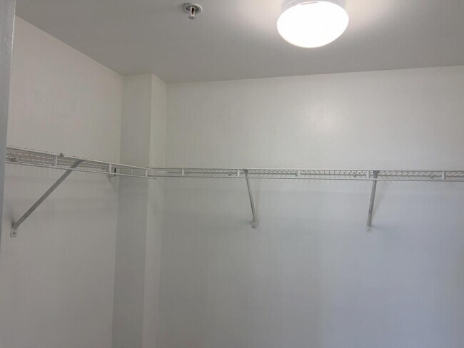 Building Photo - 253 NE 2nd St