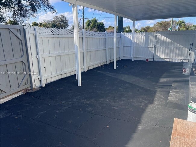 Building Photo - 3090 NW 29th St