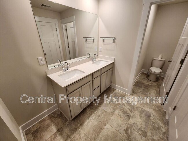 Building Photo - 112 Outback Dr