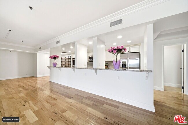 Building Photo - 10660 Wilshire Blvd