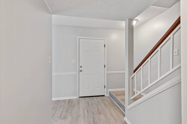 Building Photo - 314 Barlow Ave