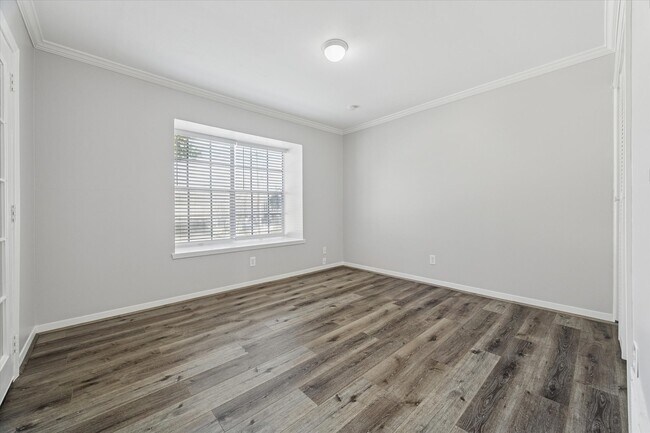 Building Photo - 9031 Gaylord Dr