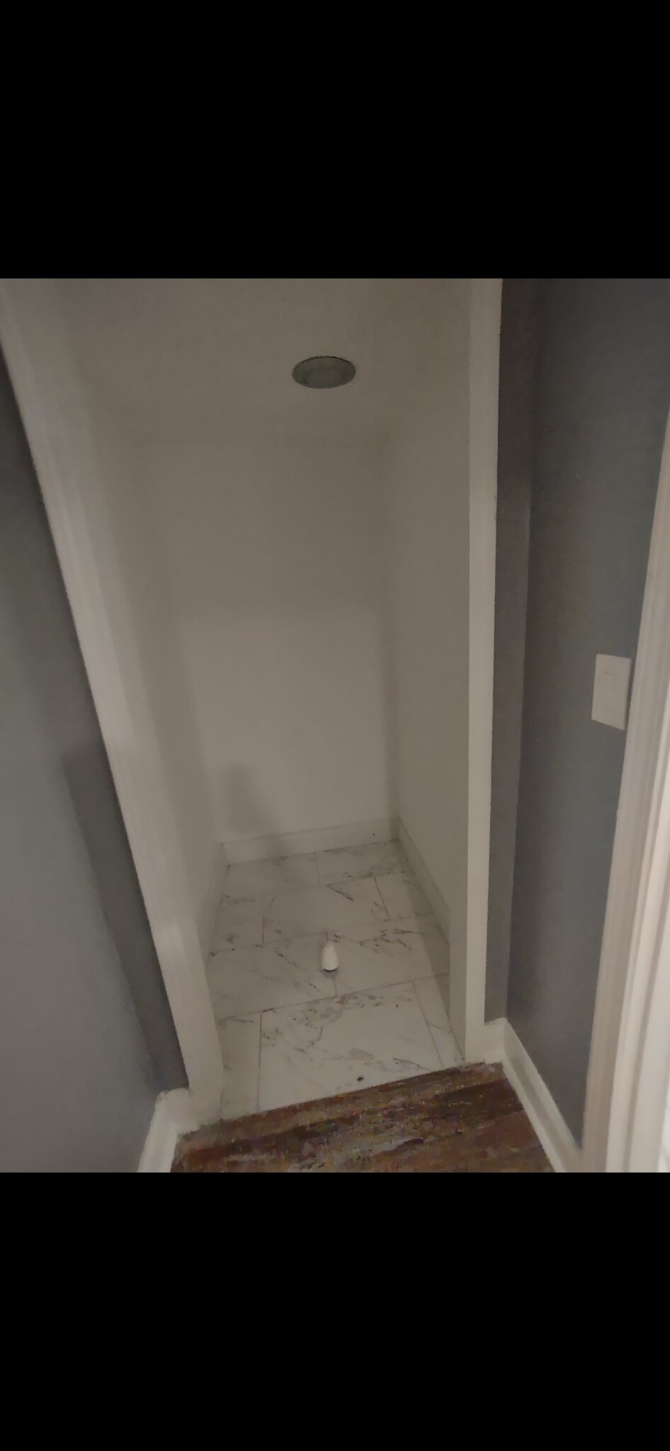 Building Photo - Room in House on New Crossing Trail E