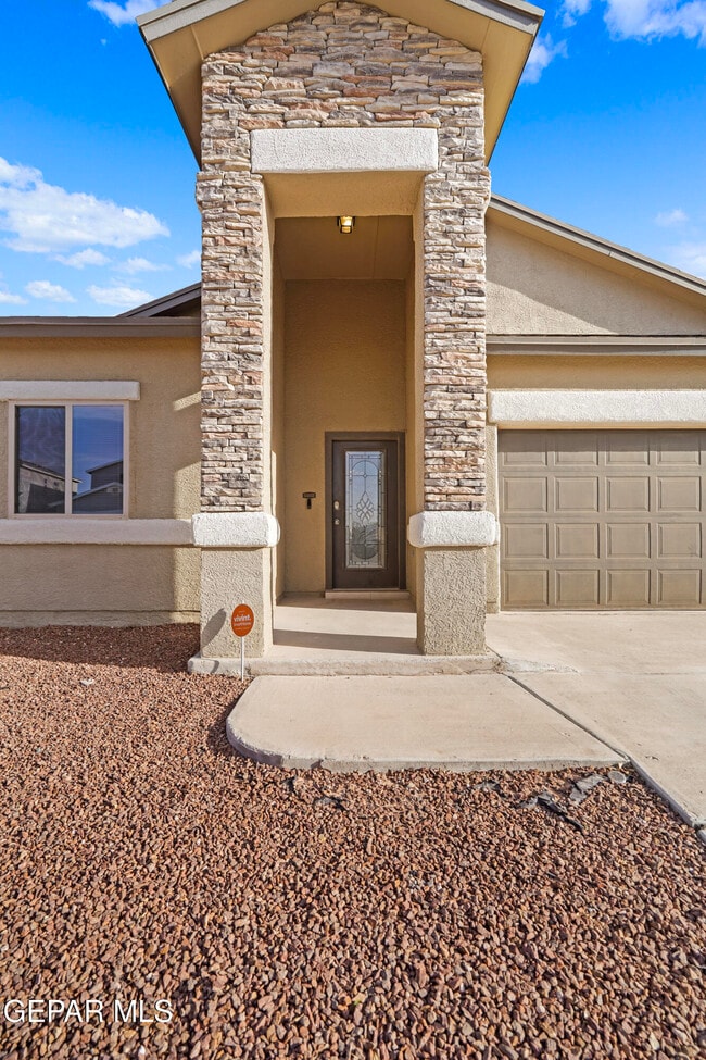 Building Photo - 6981 Black Mesquite Dr