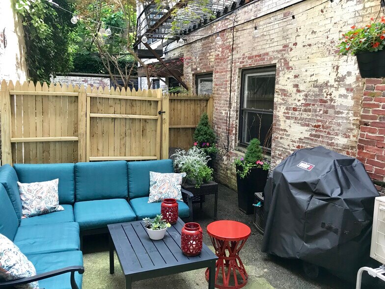 Building Photo - 79 Mount Vernon St