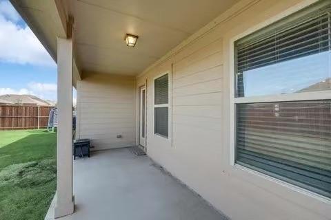 Building Photo - 829 English Dr