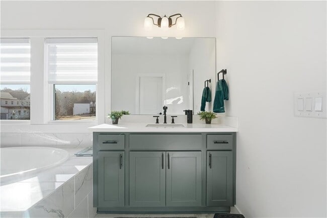 Building Photo - 415 Oakleigh Ave