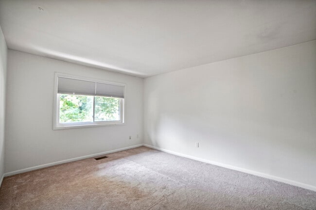 Building Photo - 5757 Thunder Hill Rd
