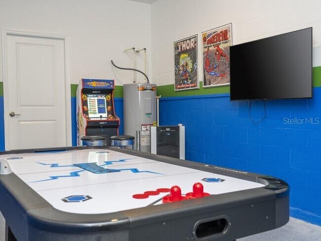 Building Photo - 8956 Takeaway Wy