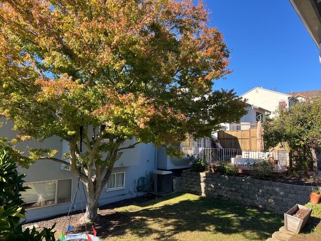 Building Photo - 3833 Brookdale Blvd