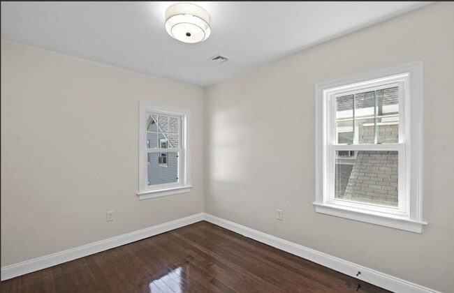 Building Photo - Spacious Condominium– Modern Comfort in th...