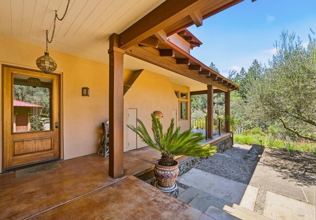 Building Photo - 2491 Spring Mountain Rd