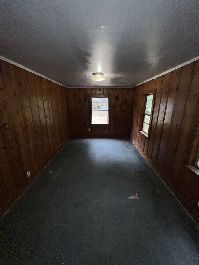 Building Photo - Sunset Acres! 3 bed/ 1 bath.