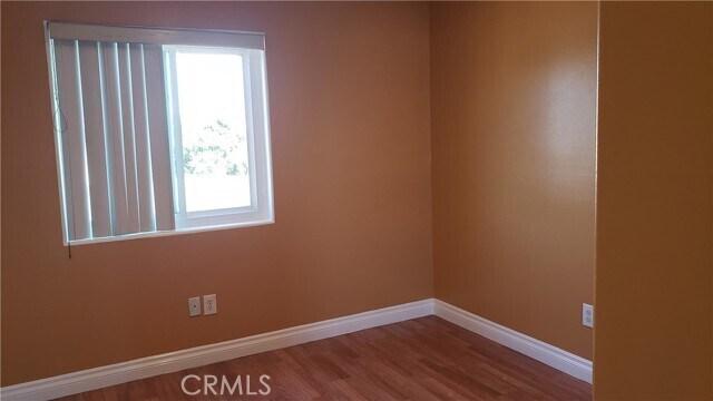 Building Photo - 718 E 40th Pl