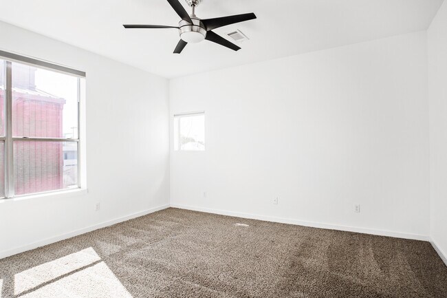 Building Photo - 2936 Commerce St