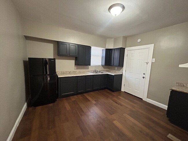 Building Photo - 1324 Beech Ave