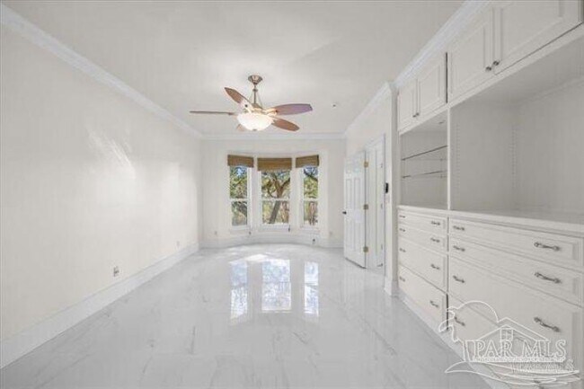 Building Photo - 4700 Bohemia Dr