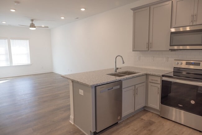 Building Photo - 1810 Matthews-Mint Hill Rd