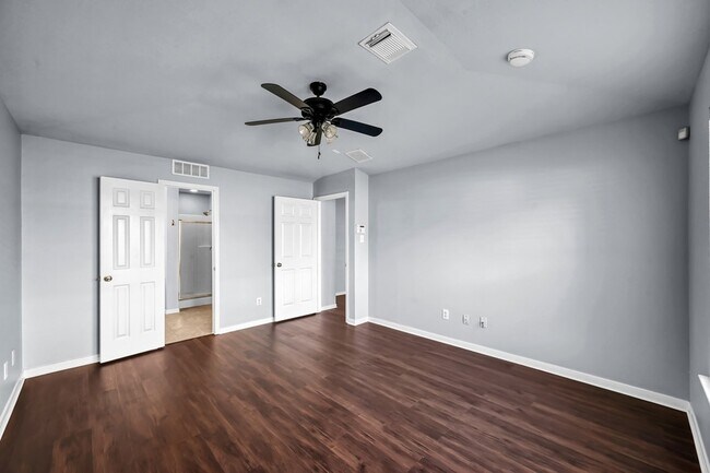 Building Photo - 7811 Holly Berry Ct