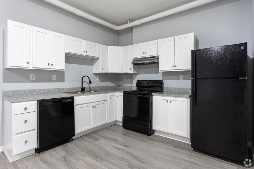 2BR, 2BA - 750SF - Kitchen - Baconsfield Apartments