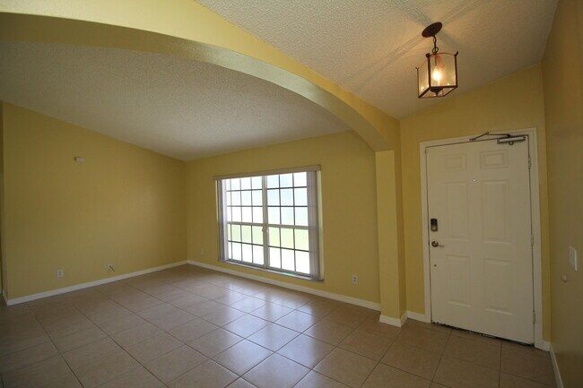 Building Photo - 709 Rostock Cir NW