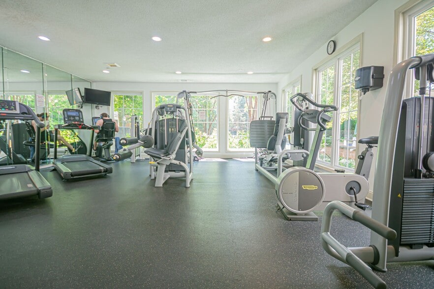 Building Photo - 1504 Lincoln Way