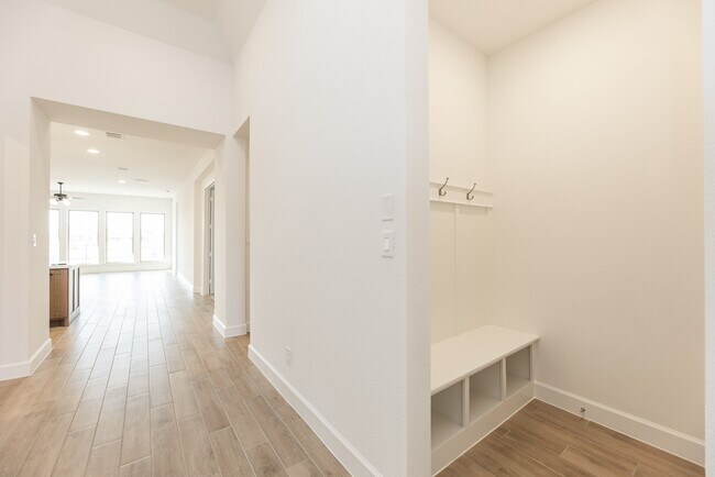 Building Photo - 2802 Sweet Honey Ln