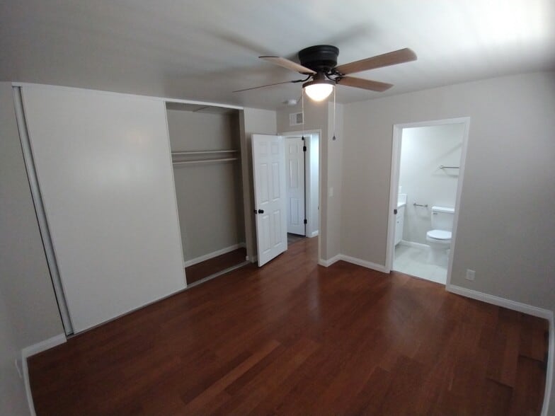 Master BR - 909 Galopago St