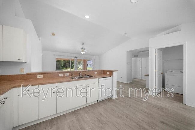 Building Photo - 3213 17th St SW