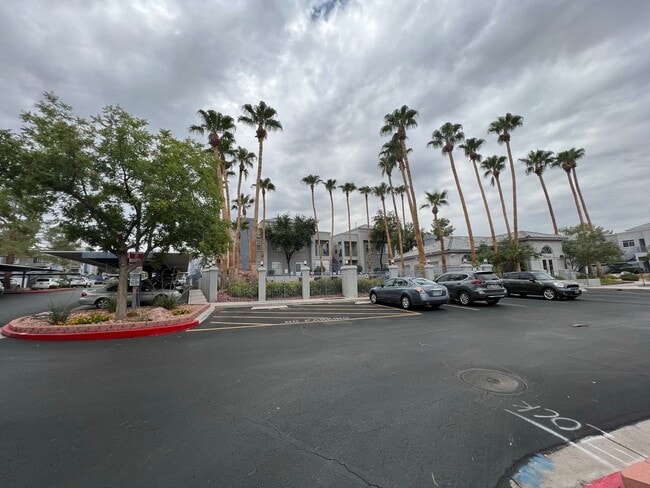 Building Photo - Green Valley Ranch Condo