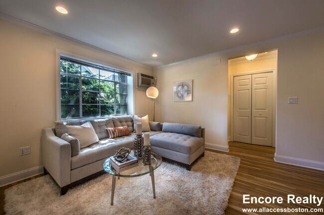 Building Photo - 70 St Paul St