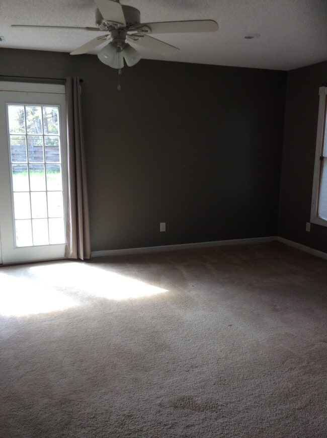 Building Photo - 619-P619 Olmstead Dr