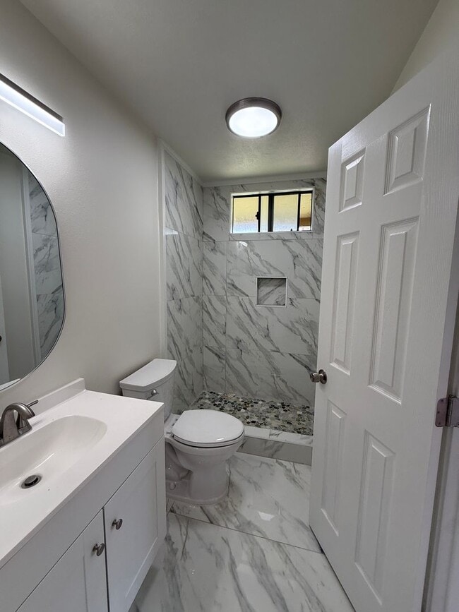 Building Photo - South Kihei - Renovated 3 Bed/2 Bath with Ocean Views