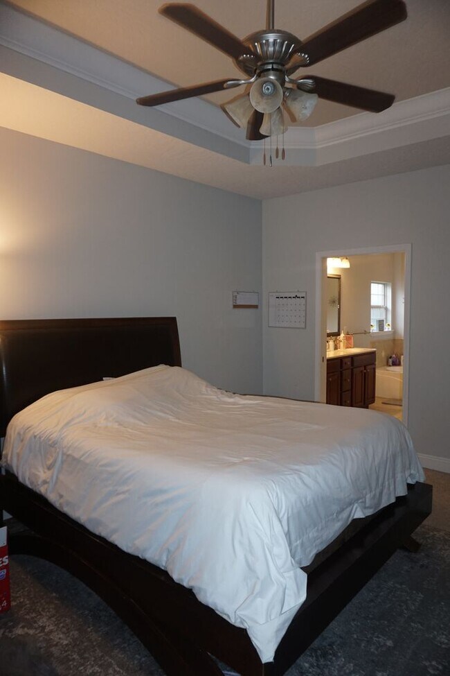 Building Photo - 4 Bedroom Rental in Duggan Pond!