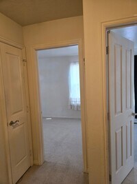 Building Photo - 862 Simondi Ave