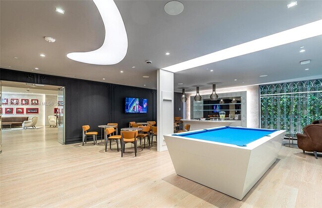 Building Photo - 1000 Brickell Plaza