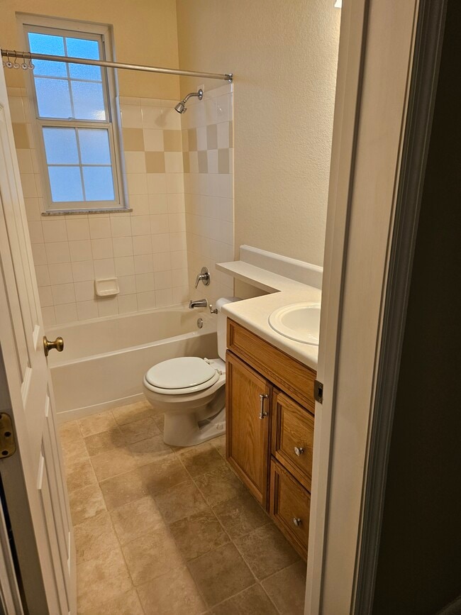 Building Photo - 13810 Sutton Park Dr N