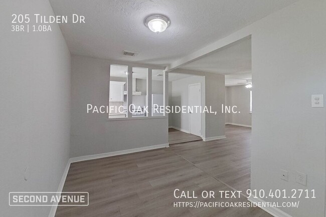 Building Photo - LIMITED TIME: $750 off second month’s rent...