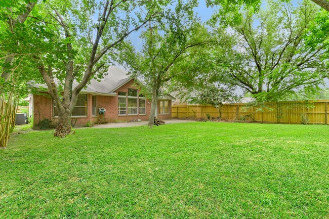 Building Photo - Charming 4-Bed in Clear Lake ISD – Move-In...