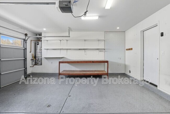 Building Photo - 2258 S Buckaroo Trail
