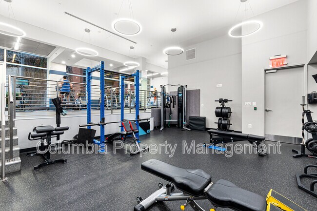 Building Photo - 1025 1st St SE