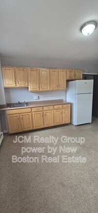 Building Photo - 66 Batchelder St