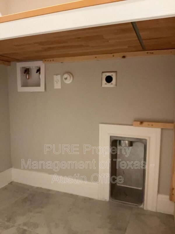 Building Photo - 308 Windom Way